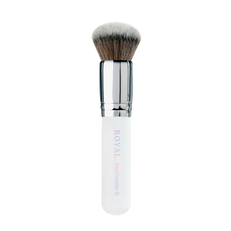 Deluxe Foundation brush 02